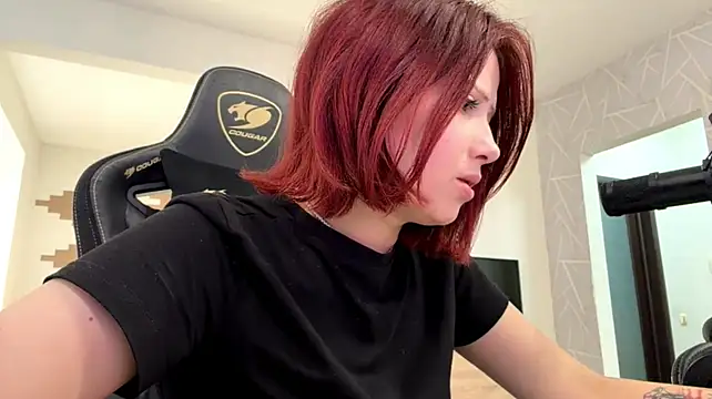 Nikaliva stripchat live cam model