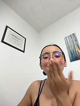 Kay_LustyWife stripchat live cam model