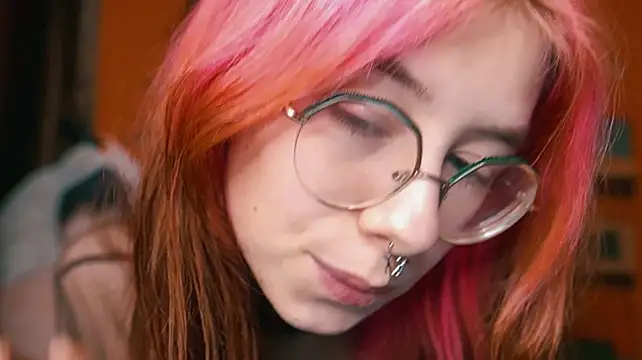 cutiiepink stripchat live cam model