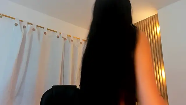 hilary_collins1 stripchat live cam model
