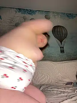 DeniMilkyyyyy stripchat live cam model