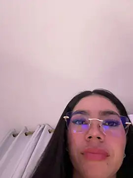 Eveliin_ruiz stripchat live cam model