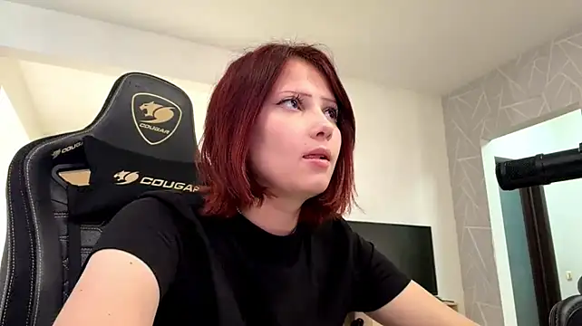 Nikaliva stripchat live cam model