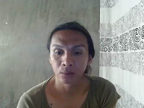 lovelycarla32 stripchat live cam model