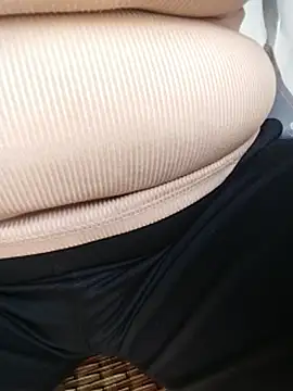 Vy-vi stripchat live cam model