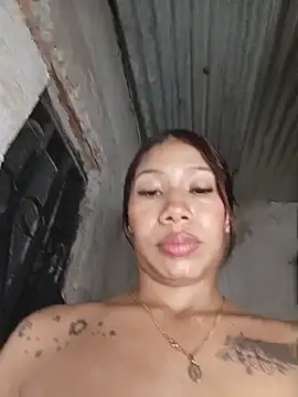 Rous-squir stripchat live cam model