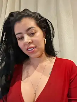 Luianna stripchat live cam model