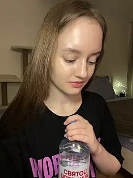 queenOfkisses stripchat live cam model