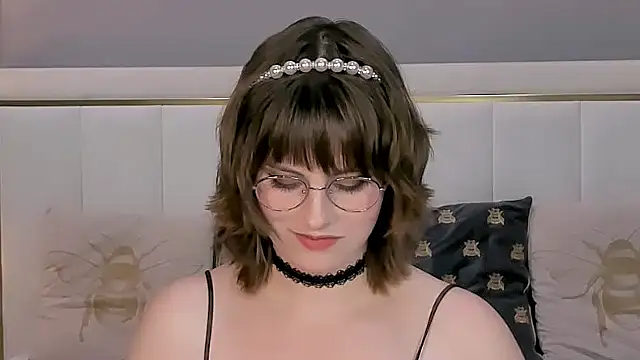 BEATRICE_LOWRY stripchat live cam model