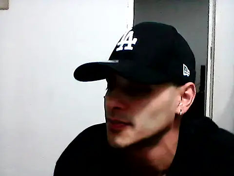 Aronfox23 stripchat live cam model