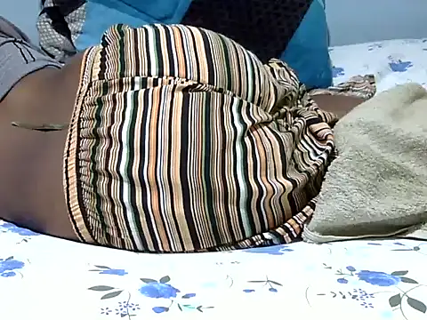 prettydomina1 stripchat live cam model