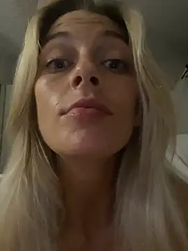 Bellalolahot stripchat live cam model