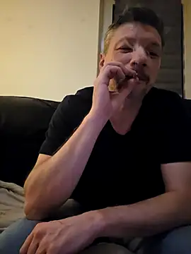 tomek84 stripchat live cam model