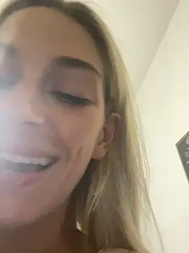 Bellalolahot stripchat live cam model