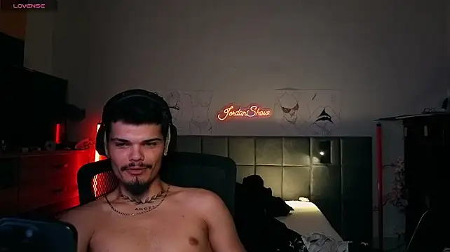 JordanShow stripchat live cam model