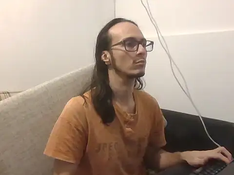cholitohermoso stripchat live cam model