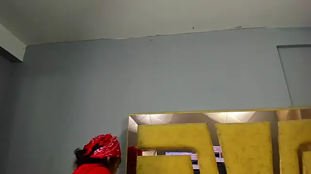 AlahiaEvanz stripchat live cam model