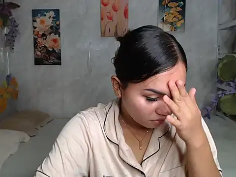 ur_asiankat stripchat live cam model