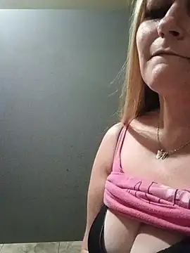 Luciouslesha stripchat live cam model