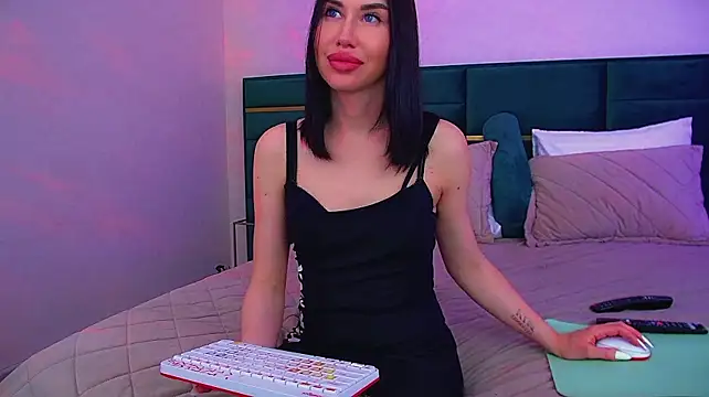 KaylaMous stripchat live cam model
