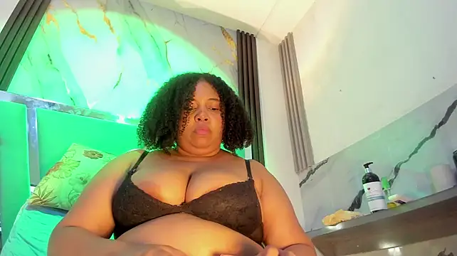 natasha_eboni stripchat live cam model