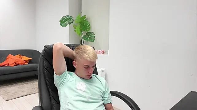 Logan_Falk stripchat live cam model