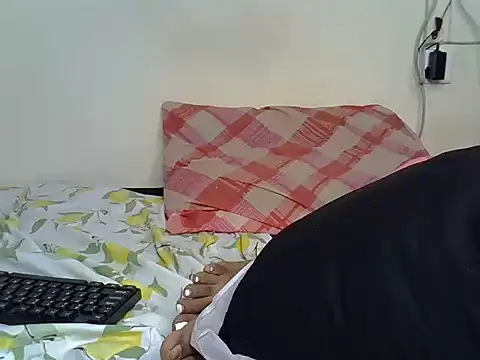 Luullu_ stripchat live cam model