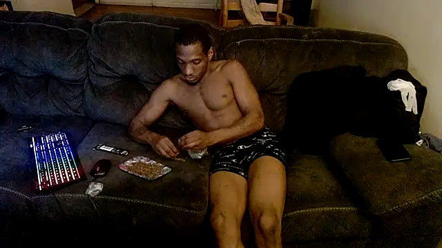 Maskedupbang stripchat live cam model
