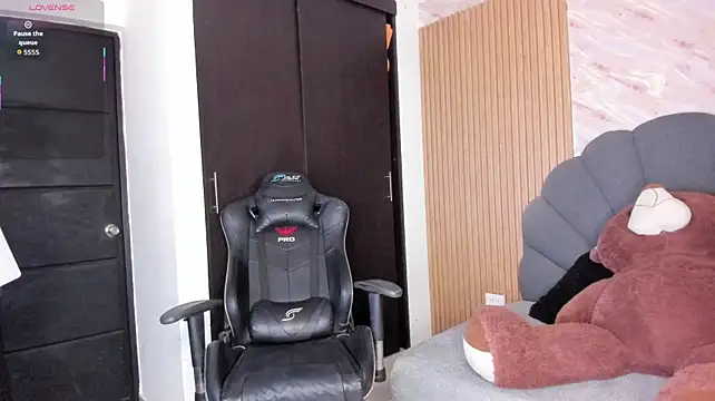 karol_green_ stripchat live cam model