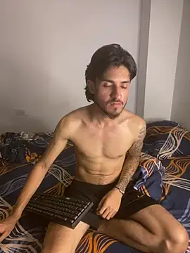 Kriss_Edwards stripchat live cam model