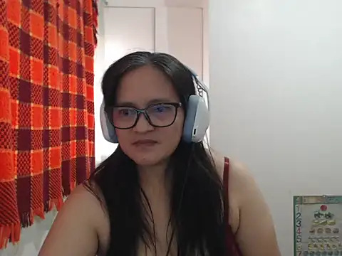 Kinkybela2025 stripchat live cam model