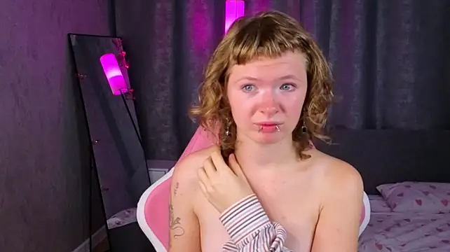 VioletDesiree stripchat live cam model