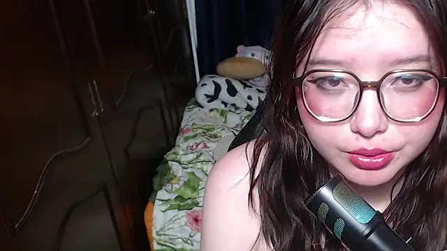 Blanca-nieves stripchat live cam model