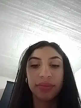 ViviMora stripchat live cam model