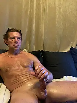 Teddan82 stripchat live cam model