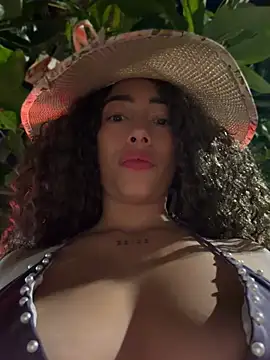 roxyrougee stripchat live cam model