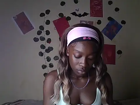 Nadama stripchat live cam model