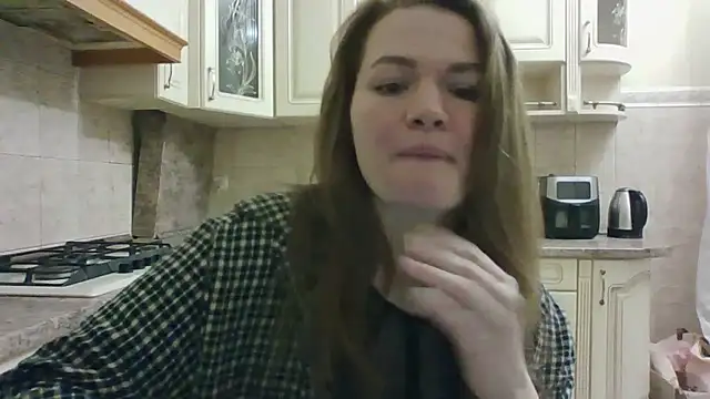 FionaXShine stripchat live cam model