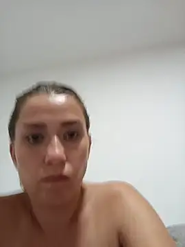 Bullhorygirl stripchat live cam model
