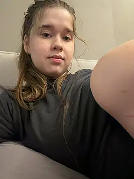 HornyGirlH stripchat live cam model