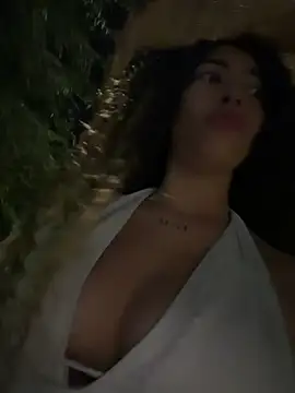 roxyrougee stripchat live cam model