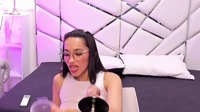 GabbieSkinny stripchat live cam model