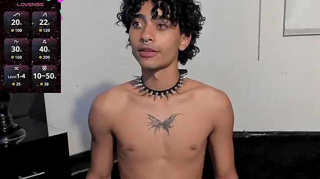 MiikeOthon stripchat live cam model