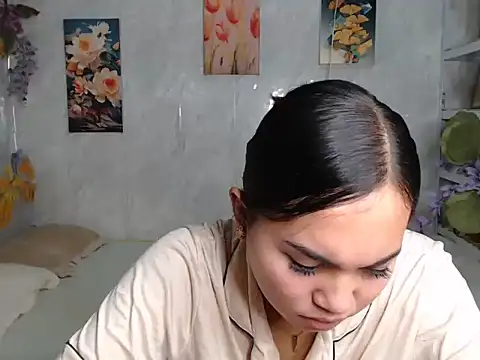 ur_asiankat stripchat live cam model