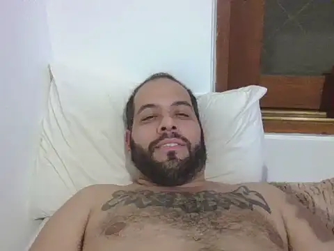 Carlos02145 stripchat live cam model