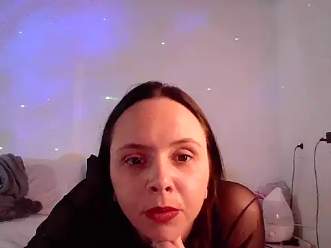 Dheia_Cannaly stripchat live cam model