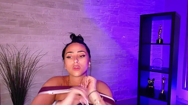 Cupcake_Izzy stripchat live cam model
