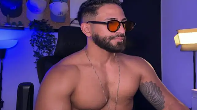 SamDornan51 stripchat live cam model