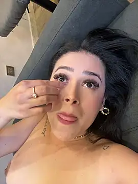 Sara_fun stripchat live cam model