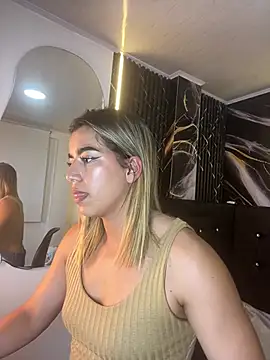 Alana_rode stripchat live cam model